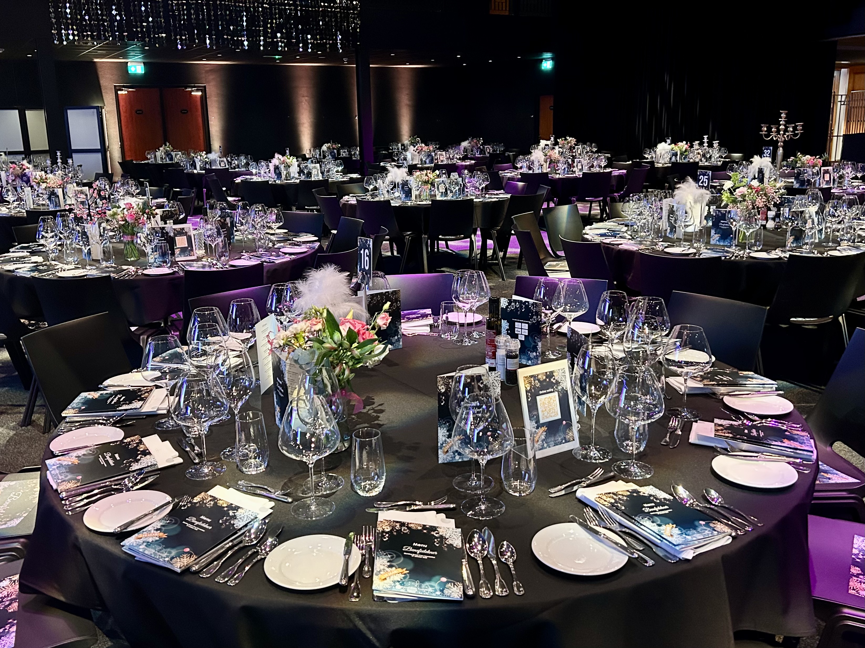 Bloemencreaties voor jubileumeditie Benefietgala